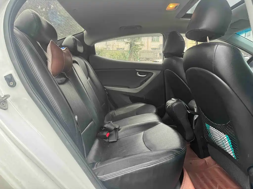 Hyundai Elantra Langdong 2015 — фото 10