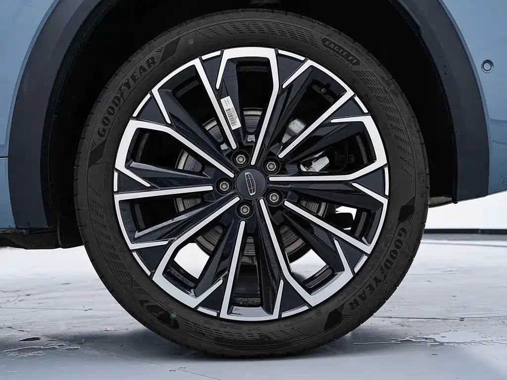 Geely Xingyue L 2025 — фото 22