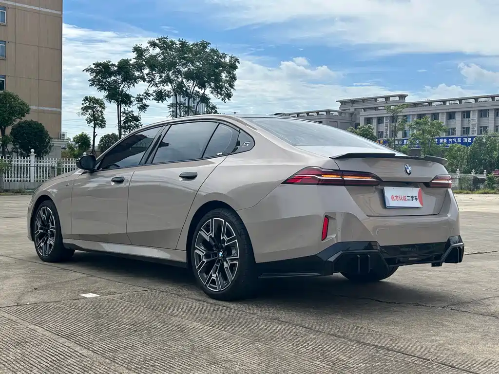 BMW 5 Series 2025
