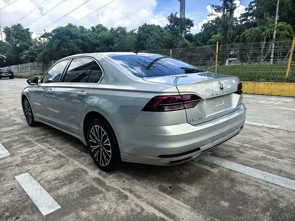 Volkswagen Phideon 2018 — фото 6