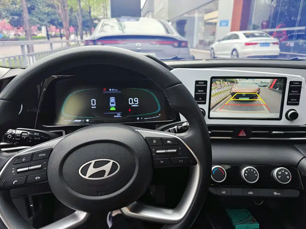Hyundai Elantra 2024 — фото 10