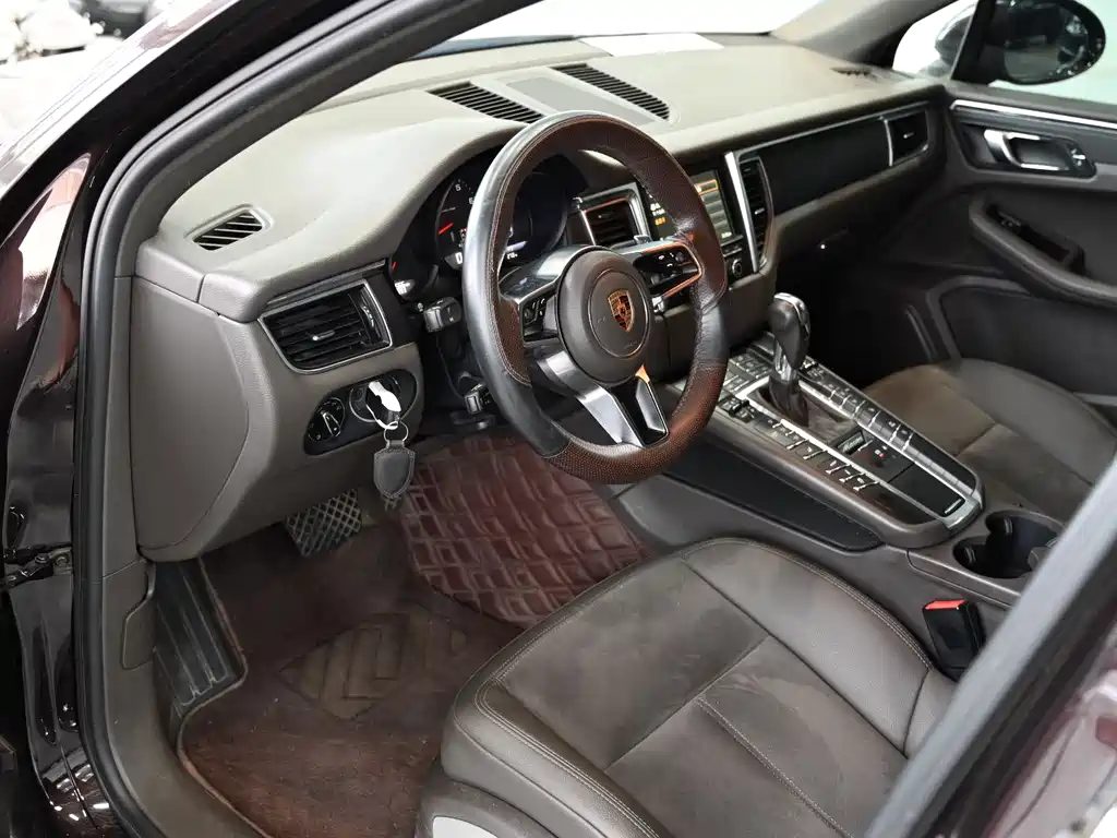 Porsche Macan 2016 — фото 12