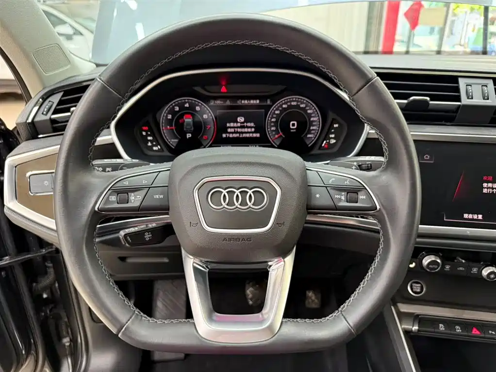 Audi Q3 2023 — фото 11