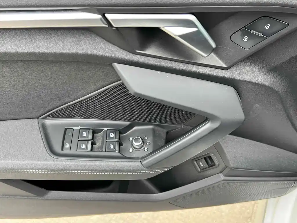 Audi A3 2023 — фото 14