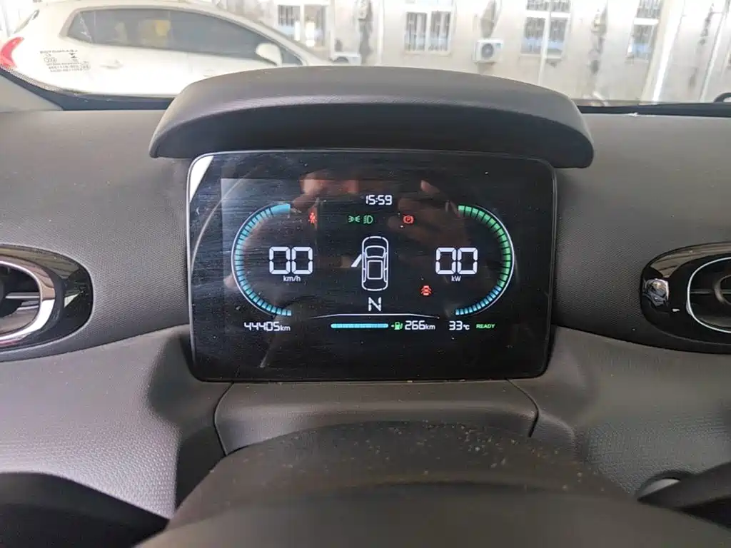 Leapmotor Zero Running T03 2025 — фото 12