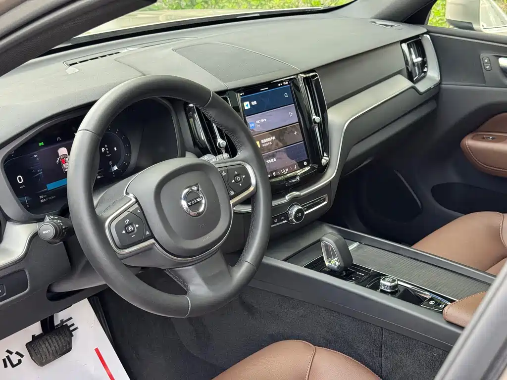 Volvo XC60 2024 — фото 12