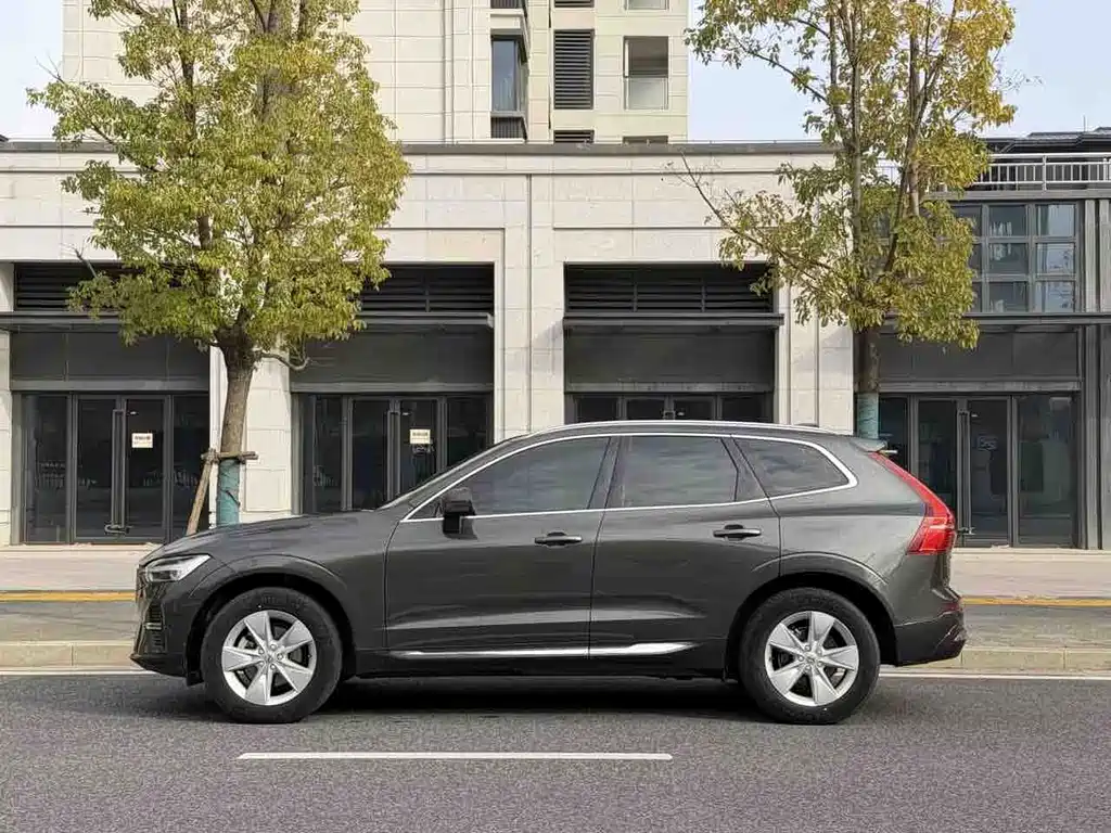 Volvo XC60 2022