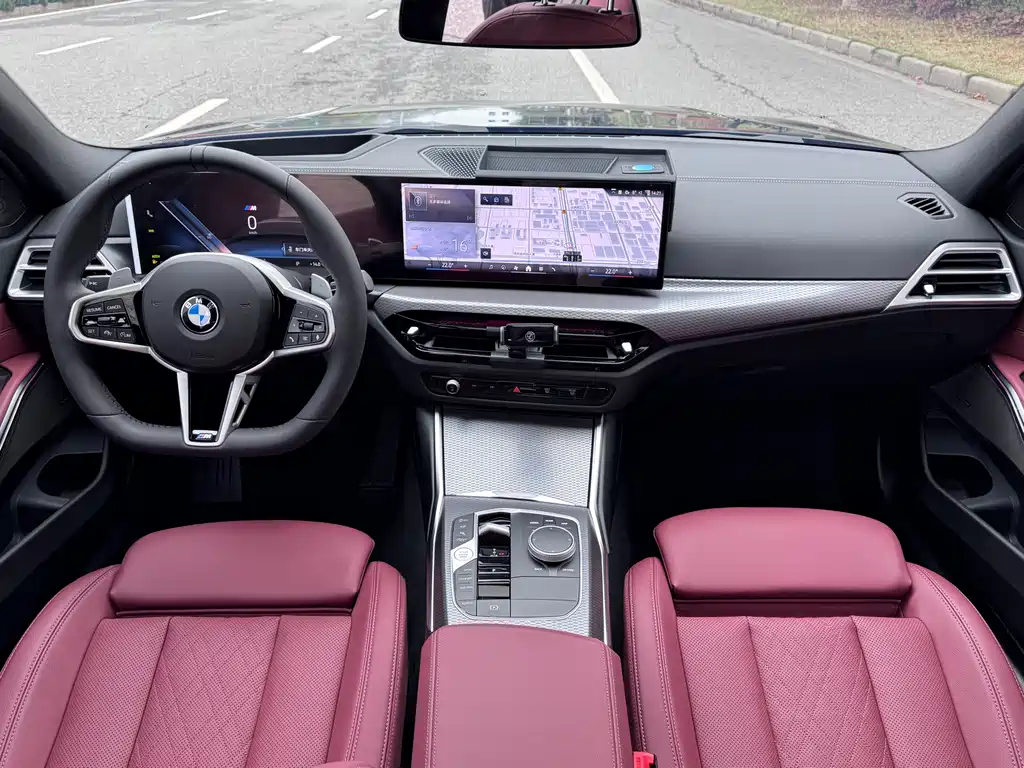 BMW 3 Series 2025 — фото 12
