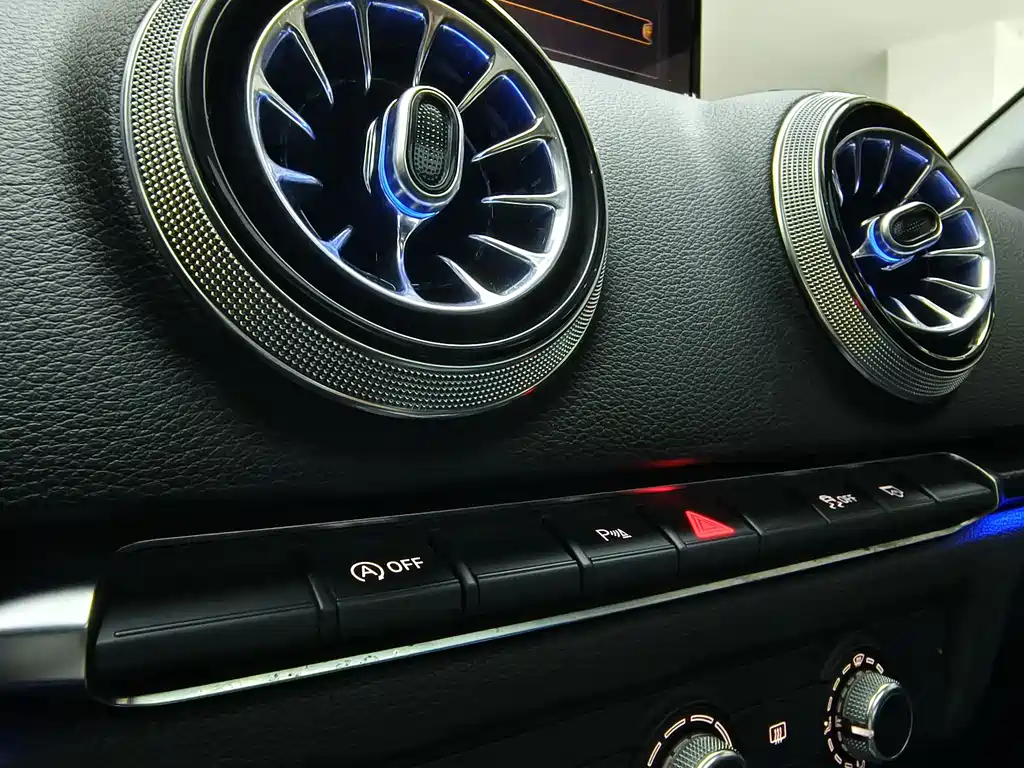 Audi A3 2018 — фото 16