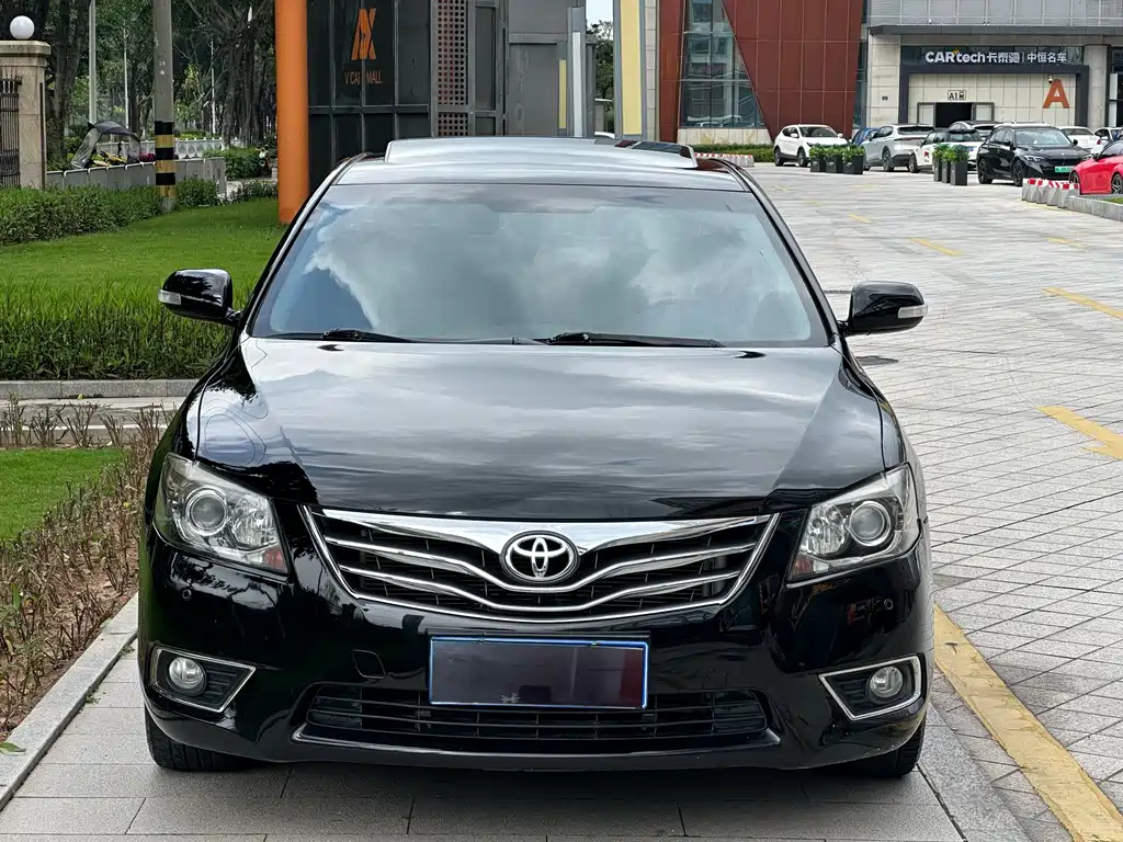 Toyota Camry 2013 — фото 2