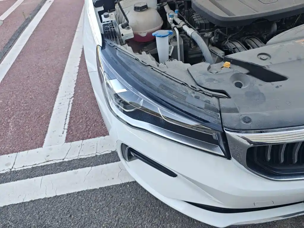 Geely Emgrand 2023