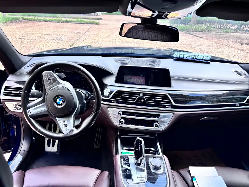 BMW 7 Series 2020 — фото 8