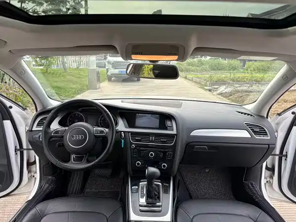 Audi A4L 2015