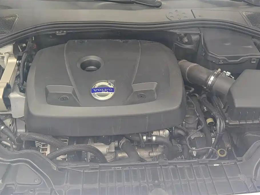 Volvo V60 2015 — фото 10