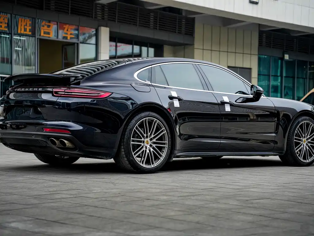 Porsche Panamera 2017 — фото 13