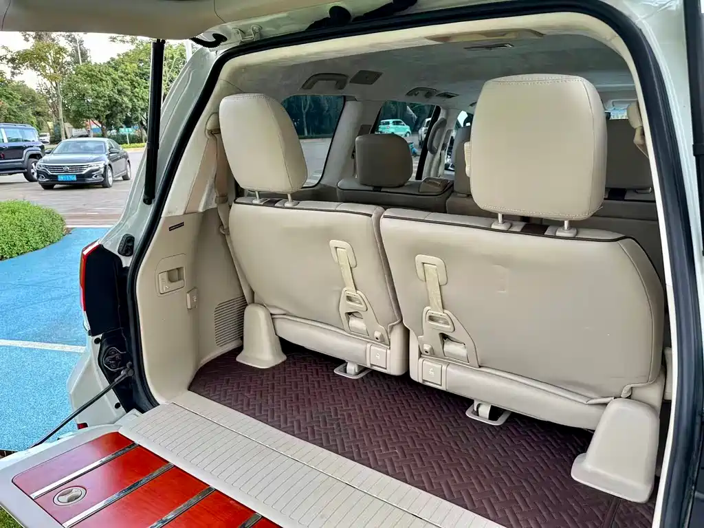 Toyota Land Cruiser 2020 — фото 16