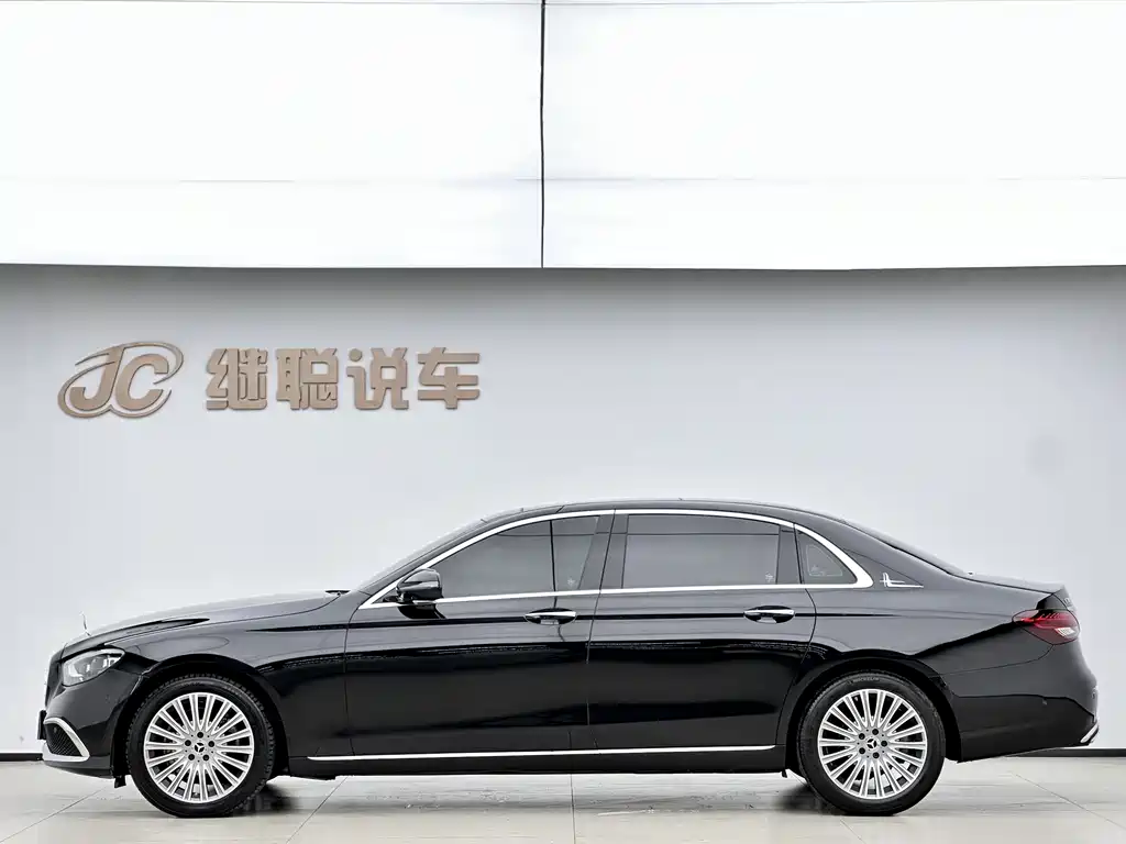 Mercedes-Benz E-Class 2021 — фото 15
