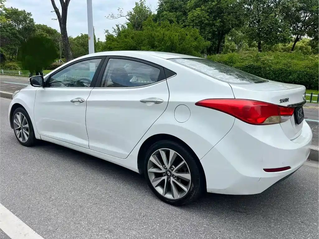 Hyundai Elantra Langdong 2016 — фото 9