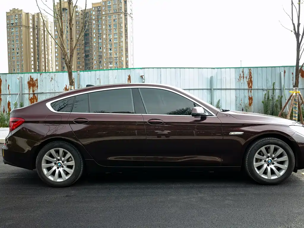 BMW 5 Series GT 2012 — фото 4