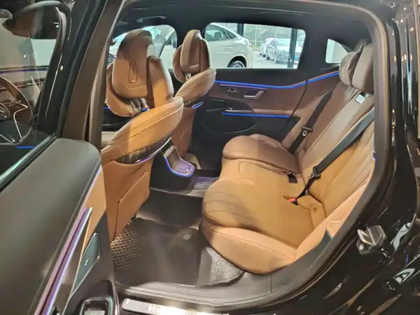 Mercedes-Benz E-Class 2024