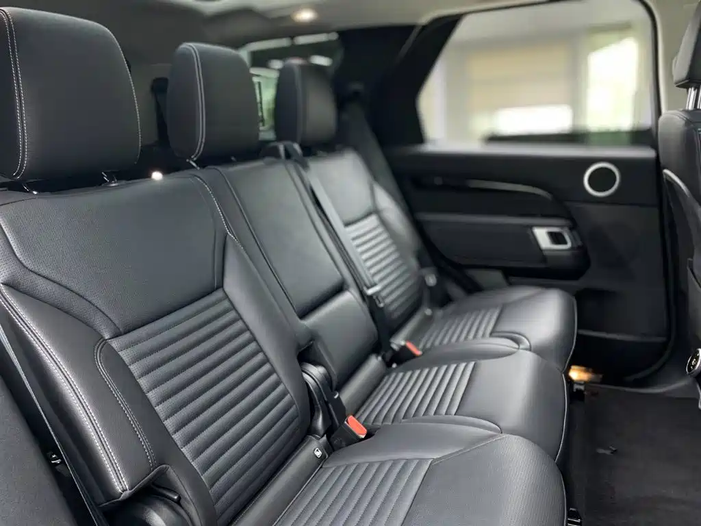 Land Rover Discovery 2024 — фото 10