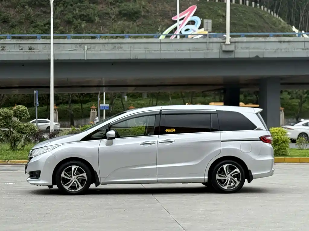Honda Odyssey 2015 — фото 6