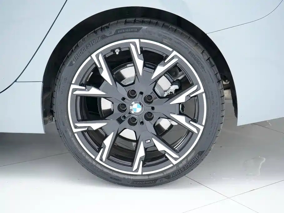 BMW 2 Series 2025 — фото 25