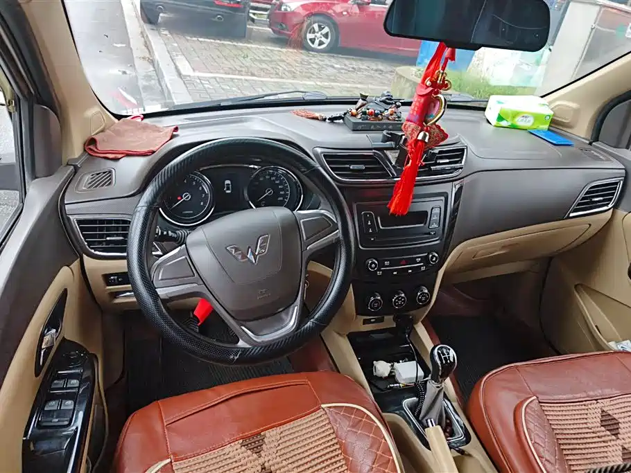 Wuling Hongguang 2016 — фото 12