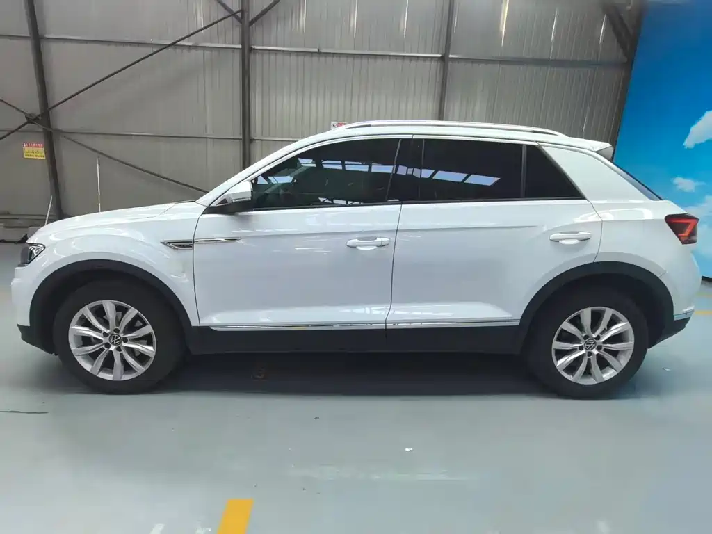 Volkswagen T-Roc 2022 — фото 9