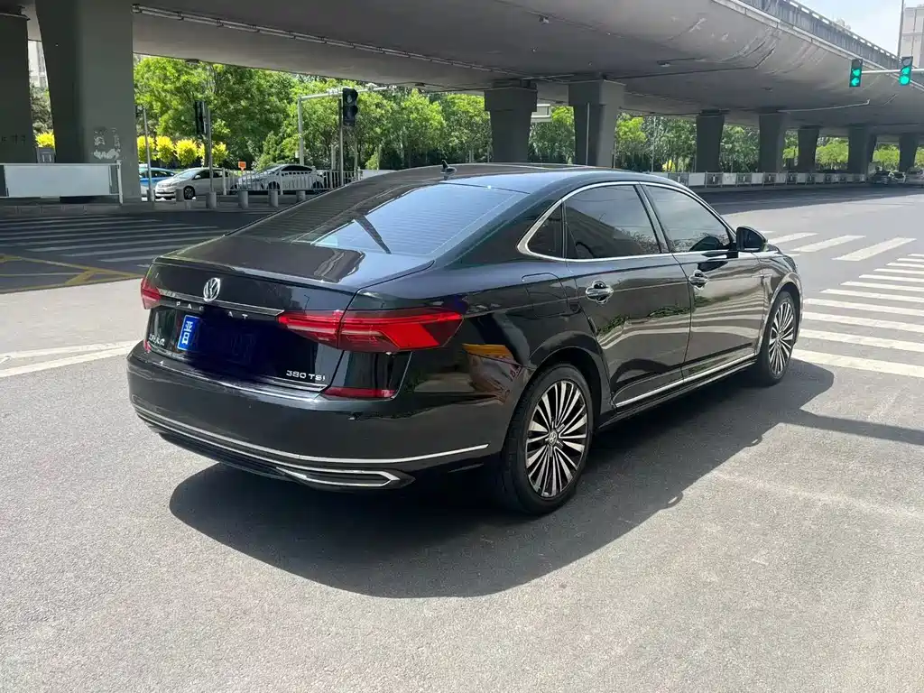 Volkswagen Passat 2019 — фото 7