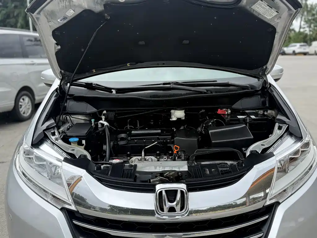 Honda Odyssey 2015 — фото 10