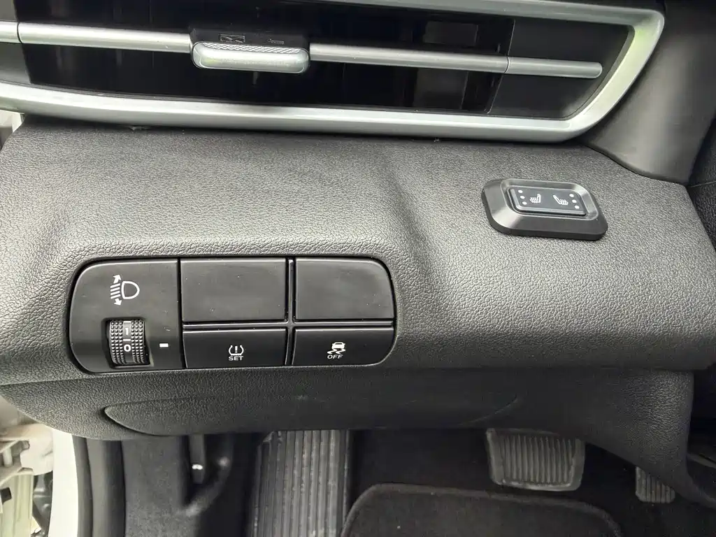 Hyundai Elantra 2022 — фото 15