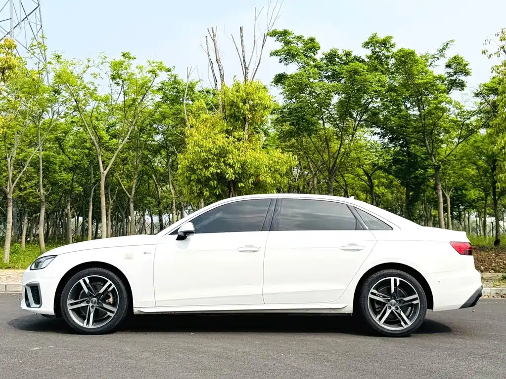 Audi A4L 2021