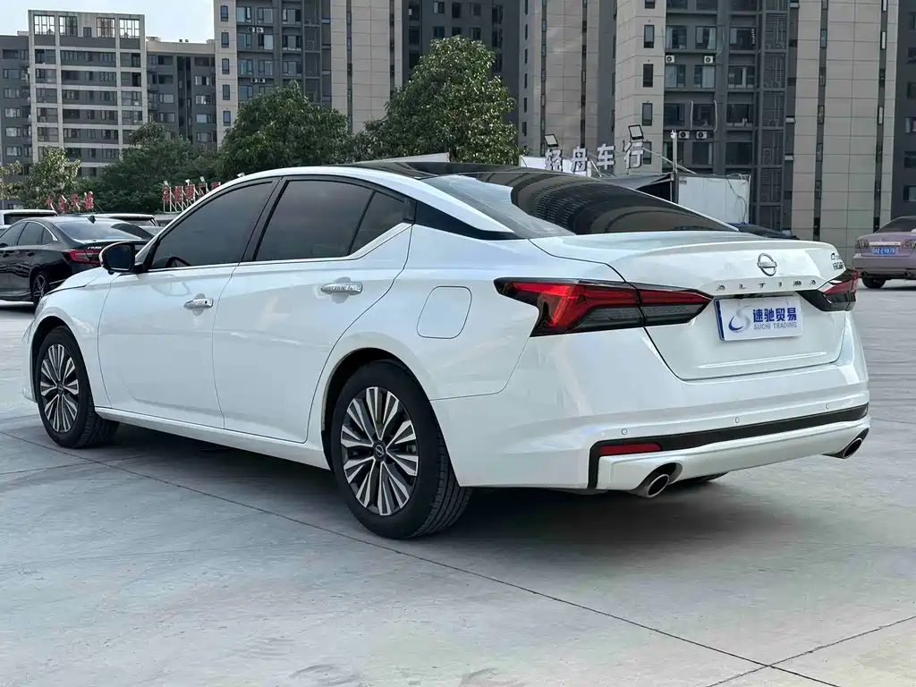 Nissan Teana 2026