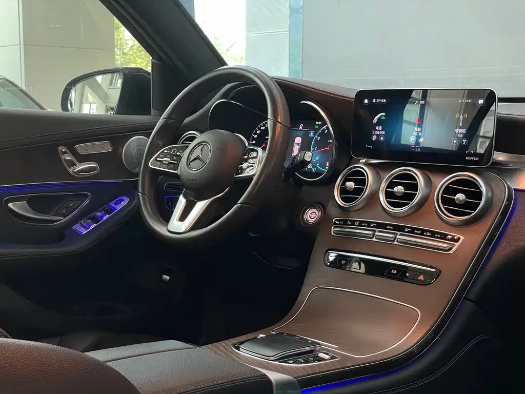 Mercedes-Benz GLC 2019 — фото 10