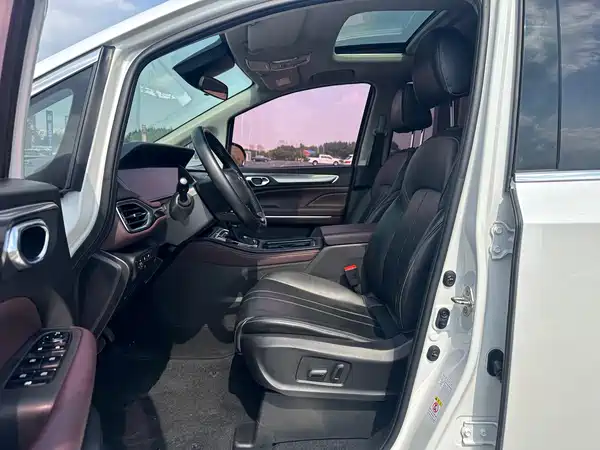 GAC Trumpchi M6 2022
