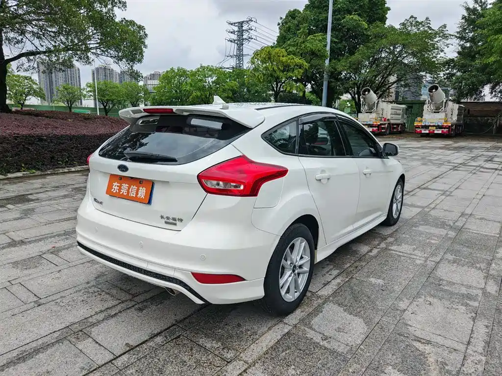 Ford Focus 2019 — фото 6