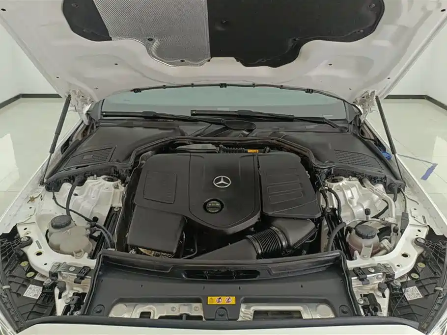 Mercedes-Benz C-Class 2024 — фото 10