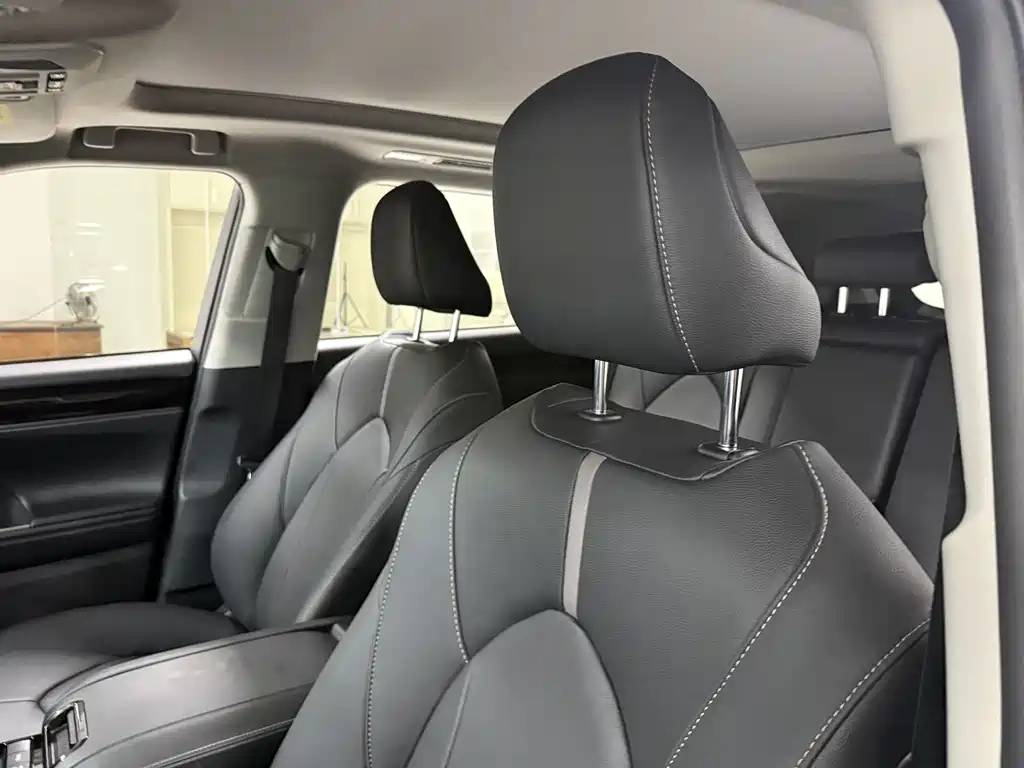 Toyota Highlander 2024 — фото 11