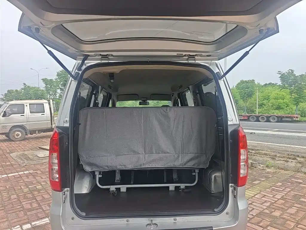 Wuling Hongguang V 2019 — фото 15