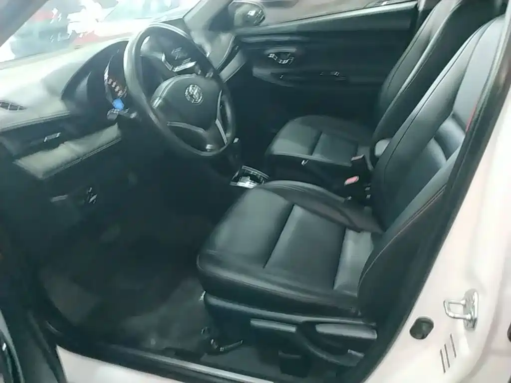 Toyota Yaris L 2021 — фото 15