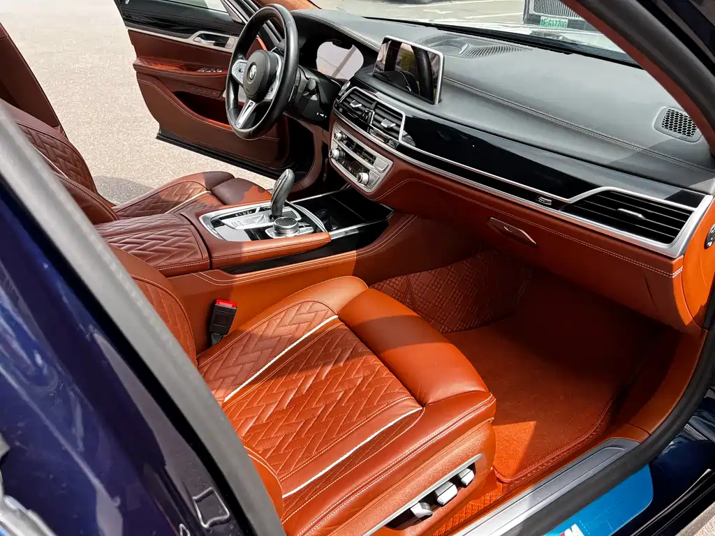 BMW 7 Series 2021 — фото 10