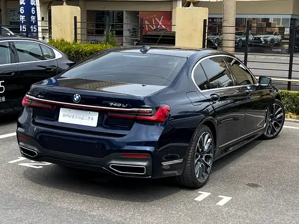 BMW 7 Series 2021