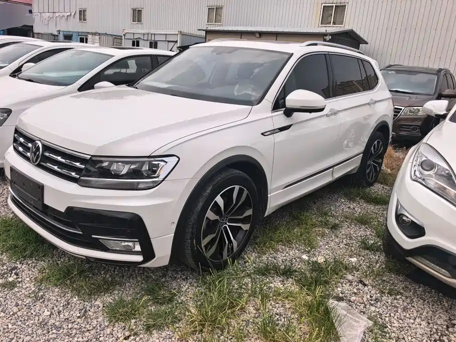 Volkswagen Tiguan L 2021 — фото 1