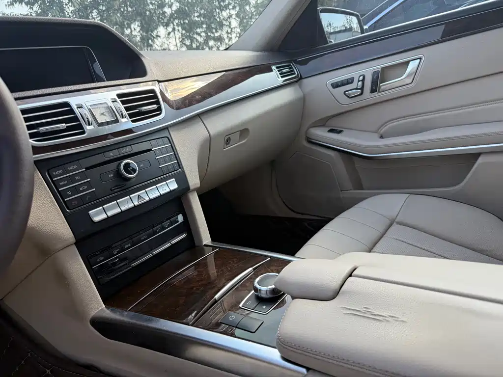 Mercedes-Benz E-Class 2016 — фото 6