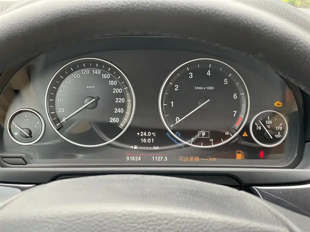 BMW 5 Series 2011 — фото 16