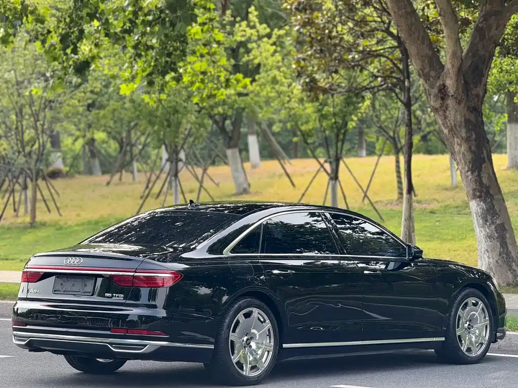 Audi A8 2018 — фото 10