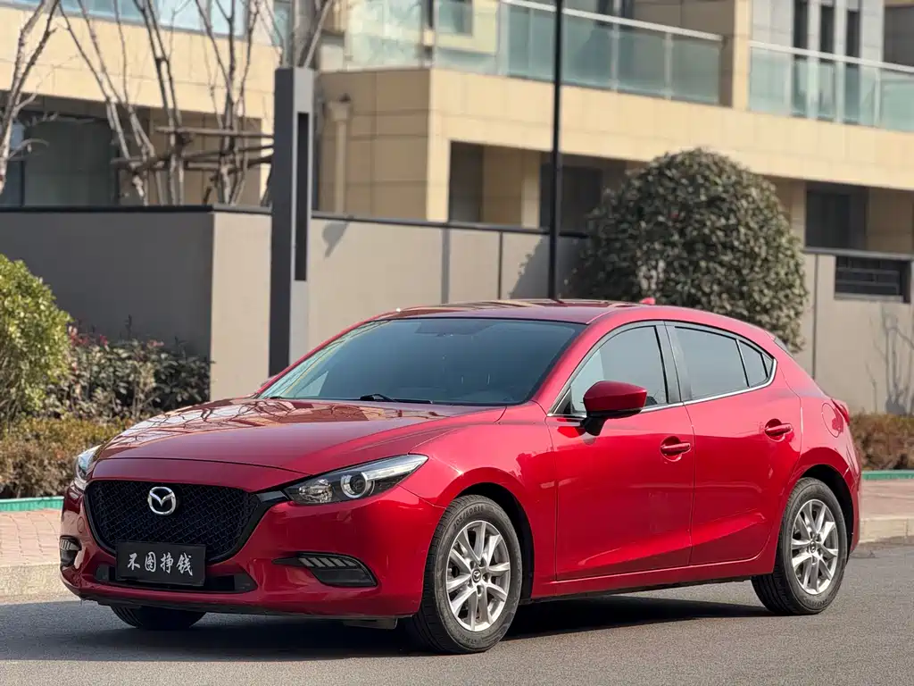 Mazda 3 Axela 2018 — фото 1