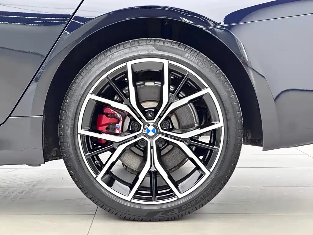 BMW 5 Series 2021 — фото 15