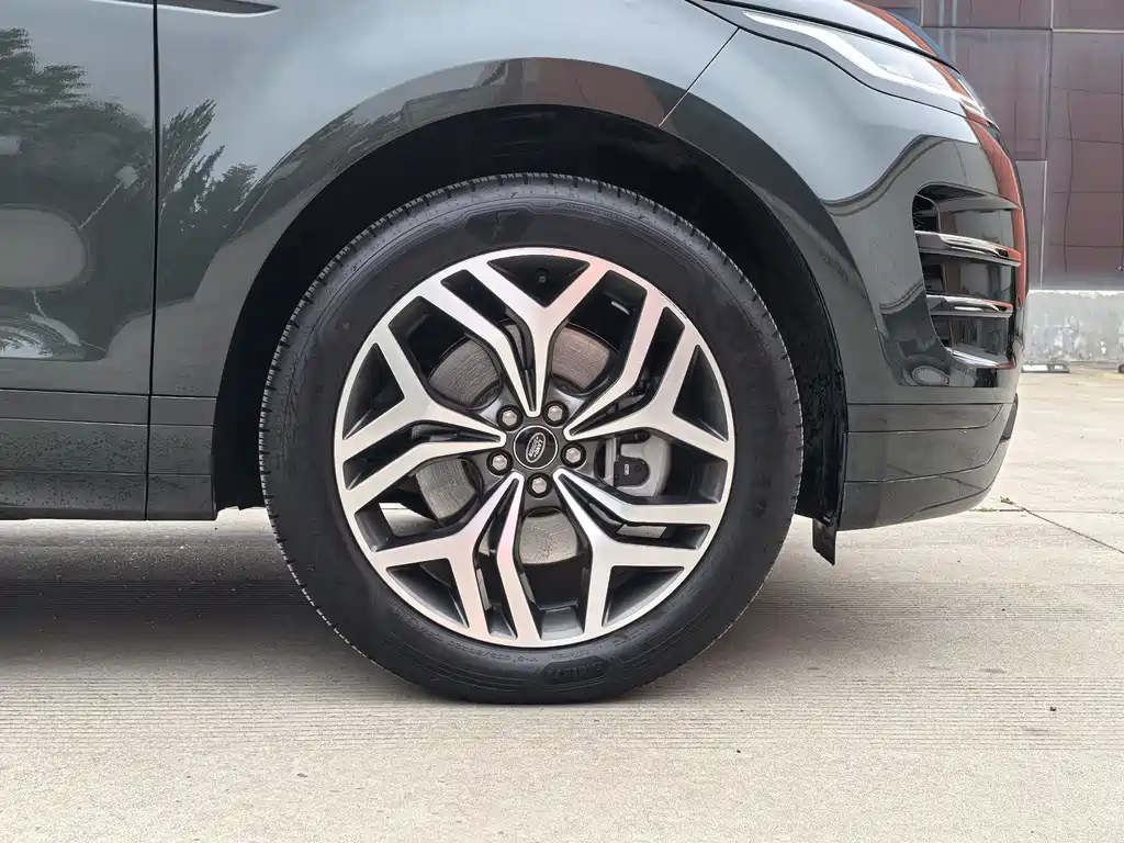 Land Rover Evoque 2025 — фото 23